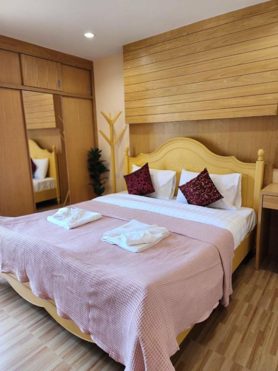 Alaita Hostel Patong Extérieur photo