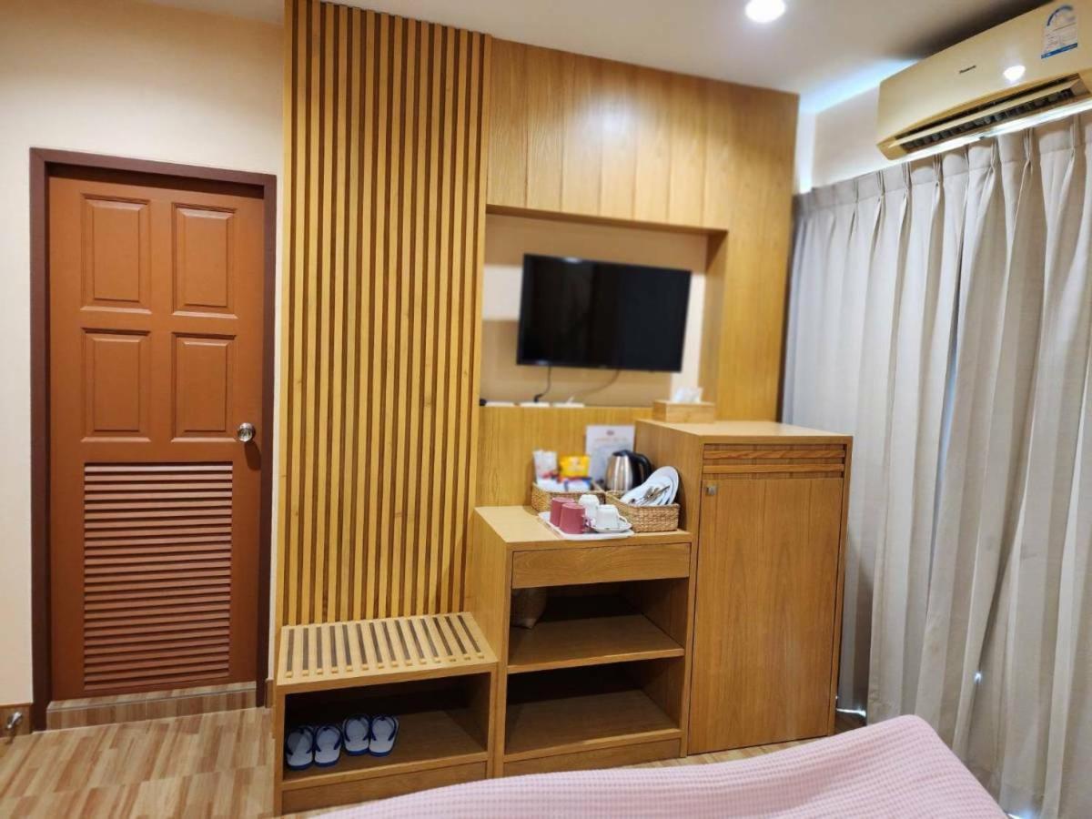 Alaita Hostel Patong Extérieur photo